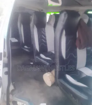 Toyota HiAce 2005 White