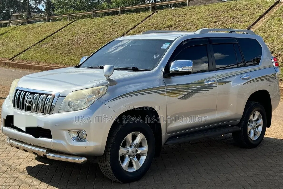 Toyota Land Cruiser Prado 2014 Silver