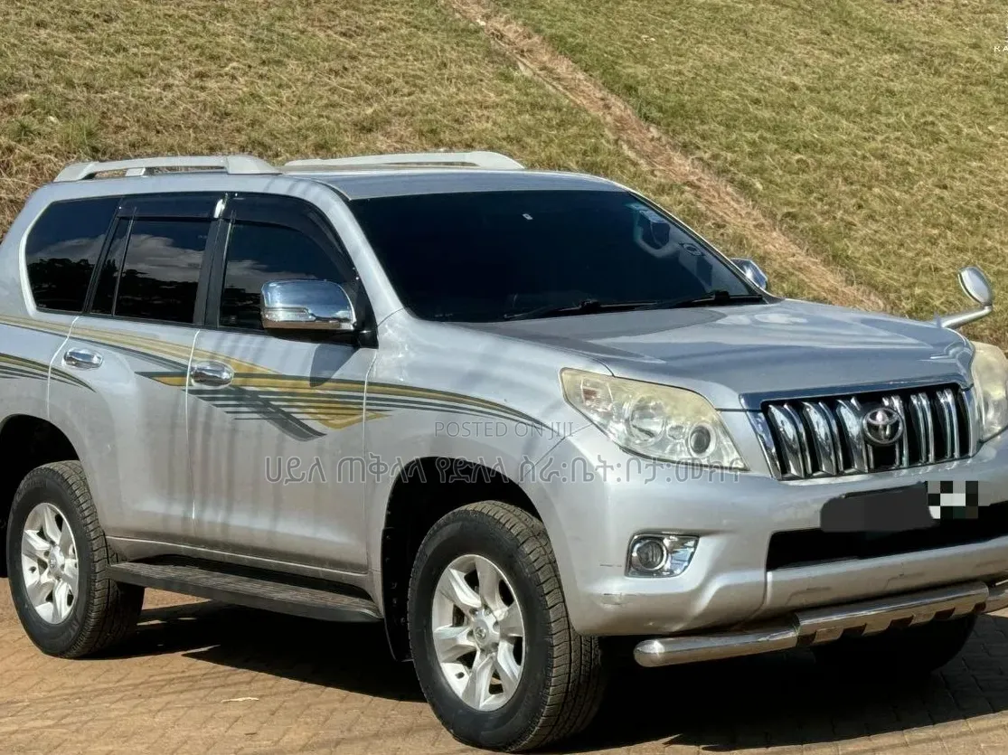 Toyota Land Cruiser Prado 2014 Silver