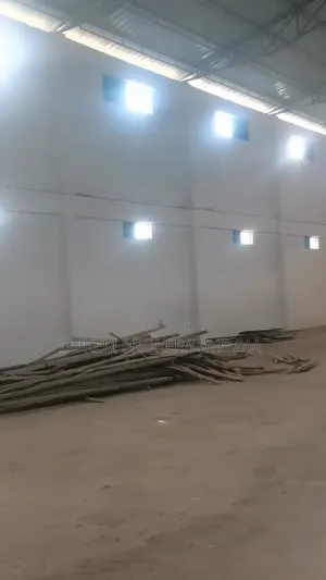የሚካራይ መጋዘን