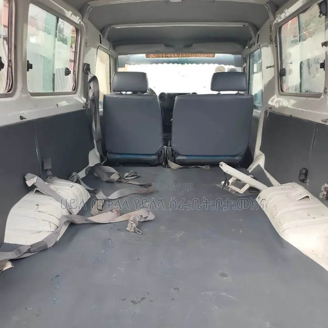 Toyota Land Cruiser 2012 Ivory