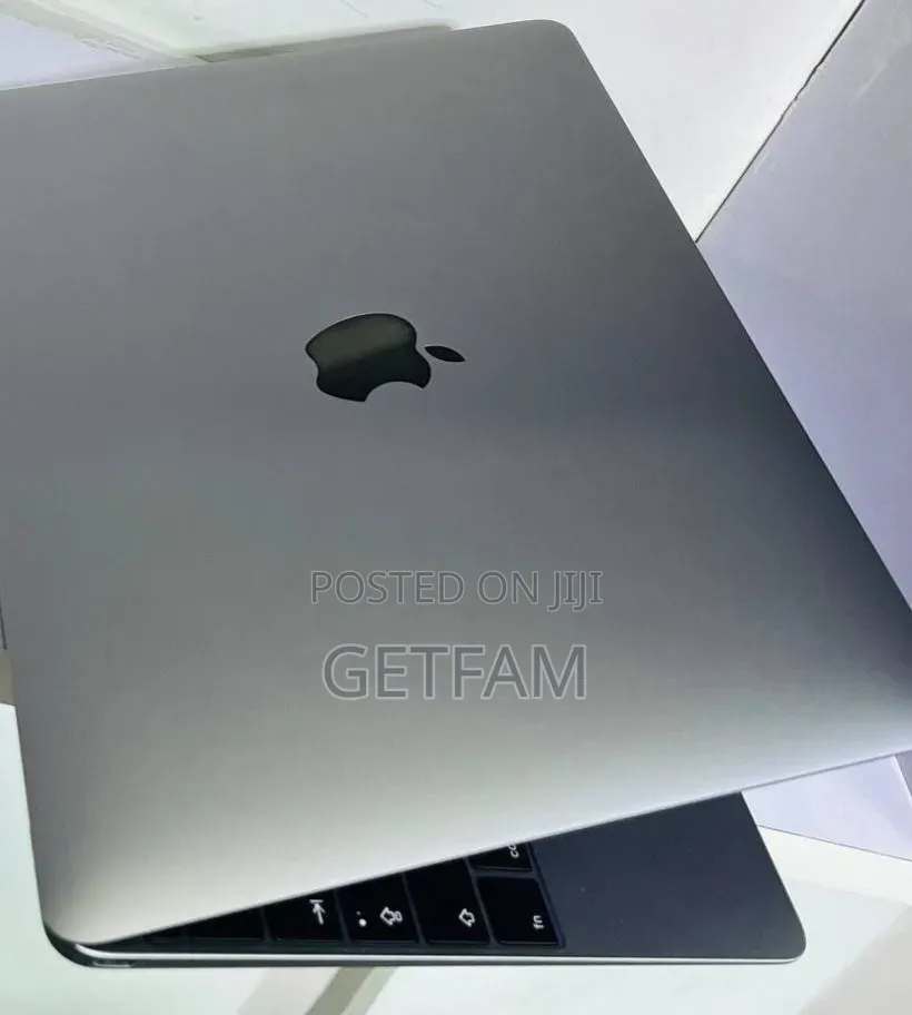 New Laptop Apple MacBook Pro 2017 8GB Intel Core i5 SSD 256GB