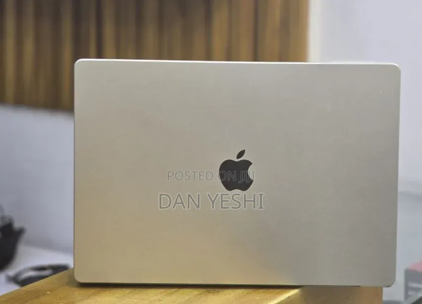 New Laptop Apple MacBook Pro 2021 M1 32GB Apple M1 Pro SSD 512GB