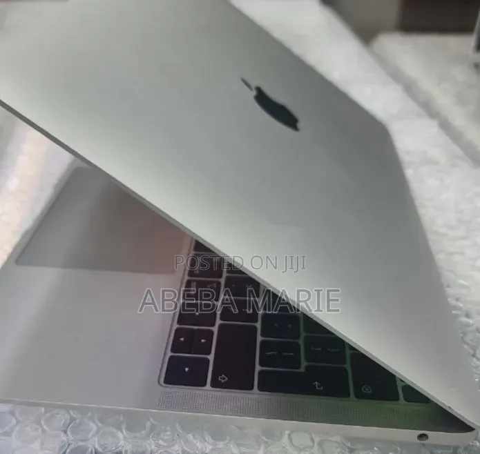 New Laptop Apple MacBook Air 2018 8GB Intel Core i5 SSD 128GB