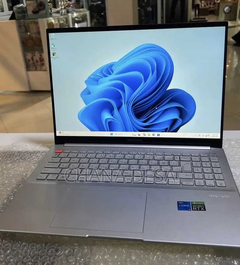 New Laptop Asus 16GB Intel Core i5 SSD 512GB