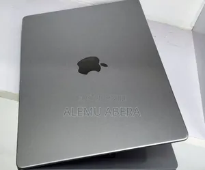 New Laptop Apple MacBook Pro 2019 16GB Intel Core i9 SSD 512GB