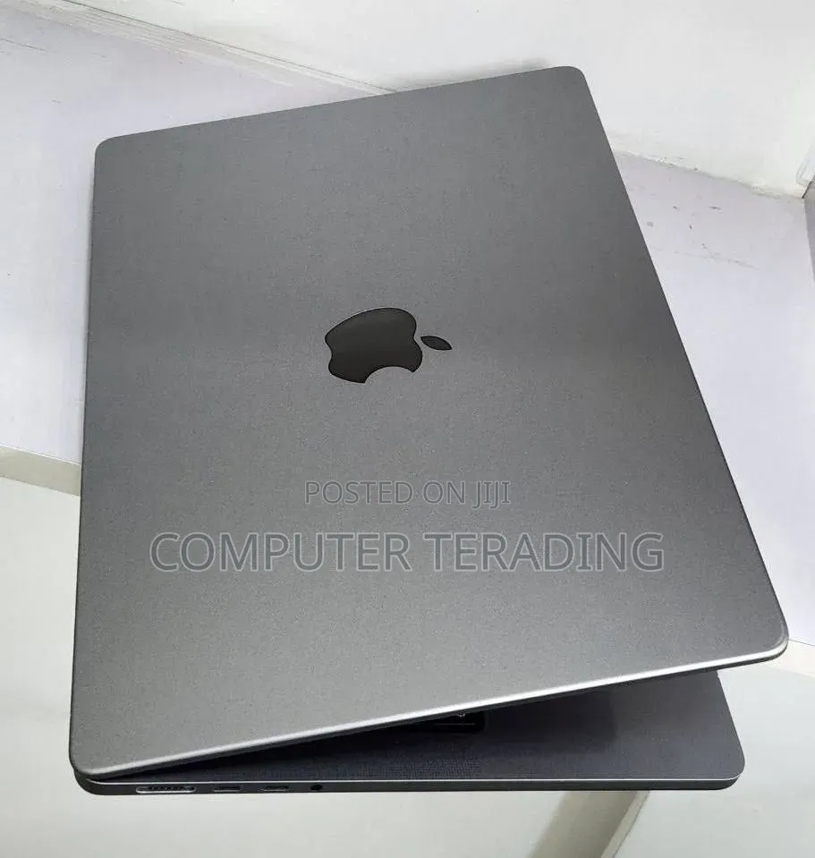 New Laptop Apple MacBook Pro 2019 16GB Intel Core i9 SSD 512GB