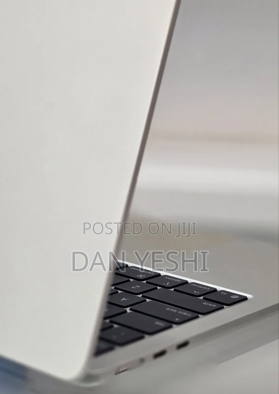 New Laptop Apple MacBook Air 2025 M4 13-inch 16GB Apple M4 SSD 256GB
