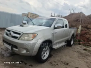 Toyota Hilux 2.5 D-4D SRX 4WD 2008 Gold