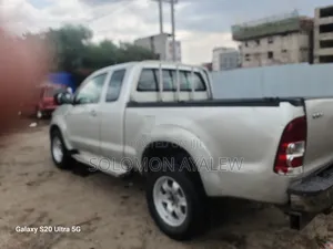 Toyota Hilux 2.5 D-4D SRX 4WD 2008 Gold