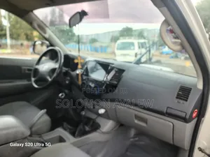 Toyota Hilux 2.5 D-4D SRX 4WD 2008 Gold