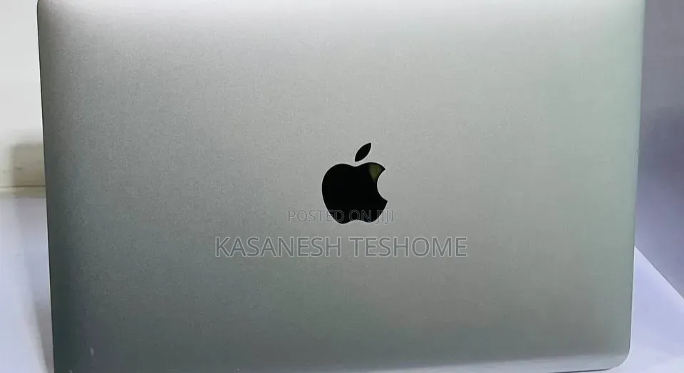 New Laptop Apple MacBook Pro 2017 8GB Intel Core i5 SSD 512GB
