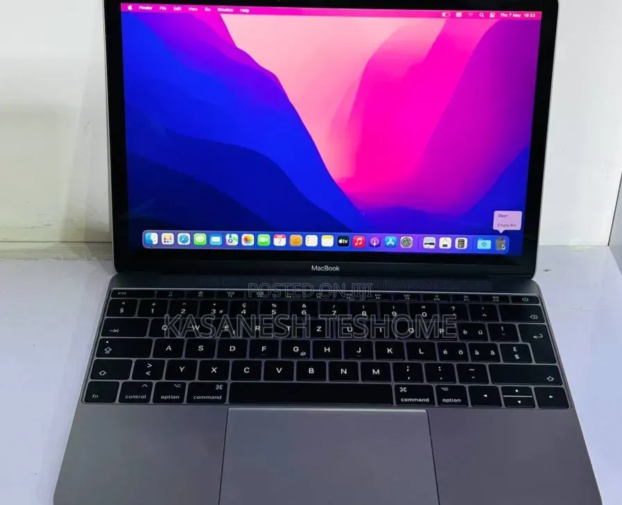New Laptop Apple MacBook Pro 2017 8GB Intel Core i5 SSD 512GB