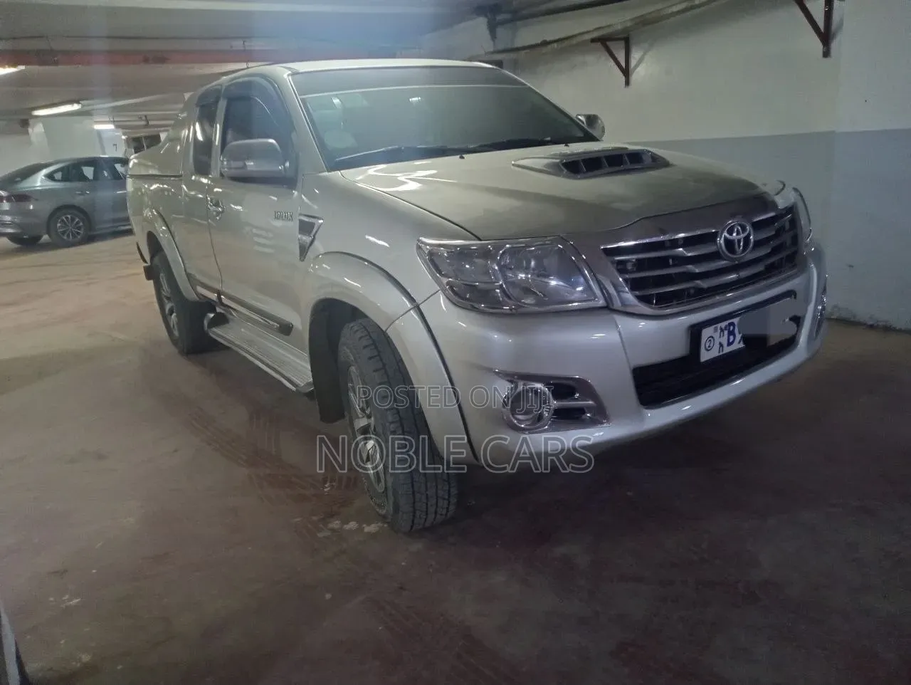Toyota Hilux 2014 Gold