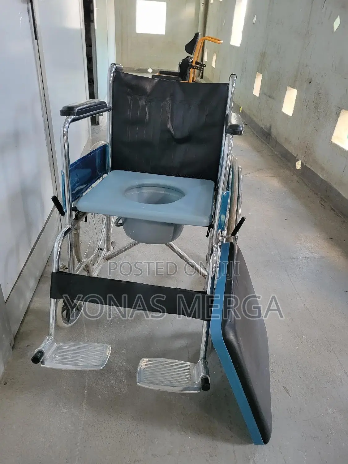 Toilet Wheelchair邮怜very Durable, Lightweight and Good-Looking