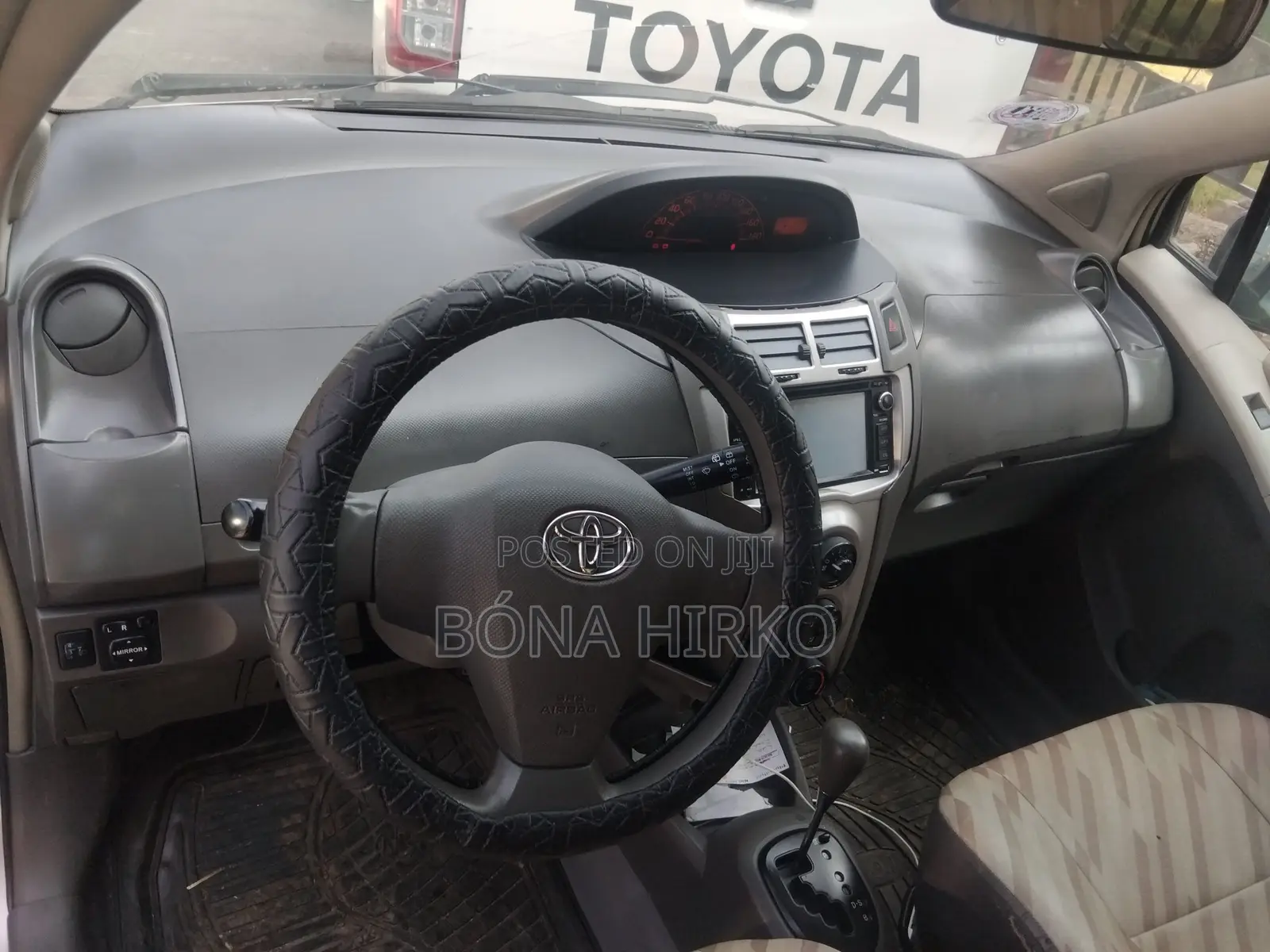 Toyota Yaris 2010 Gray