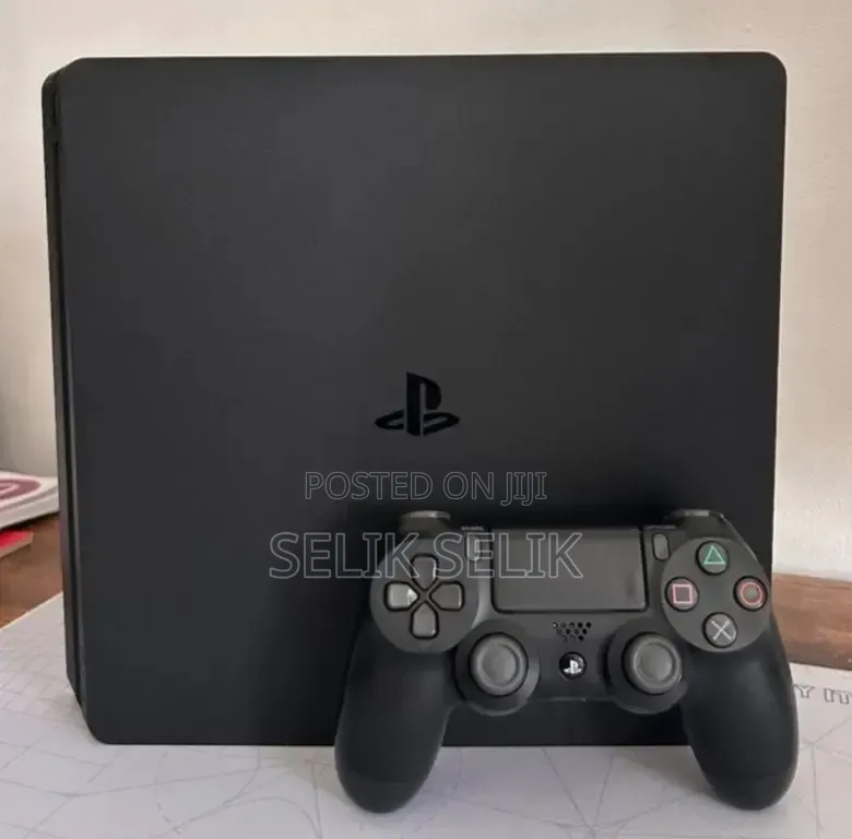 Playstation 4 Slim