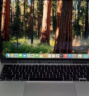 New Laptop Apple MacBook Air 2025 M4 13-inch 16GB SSD 256GB