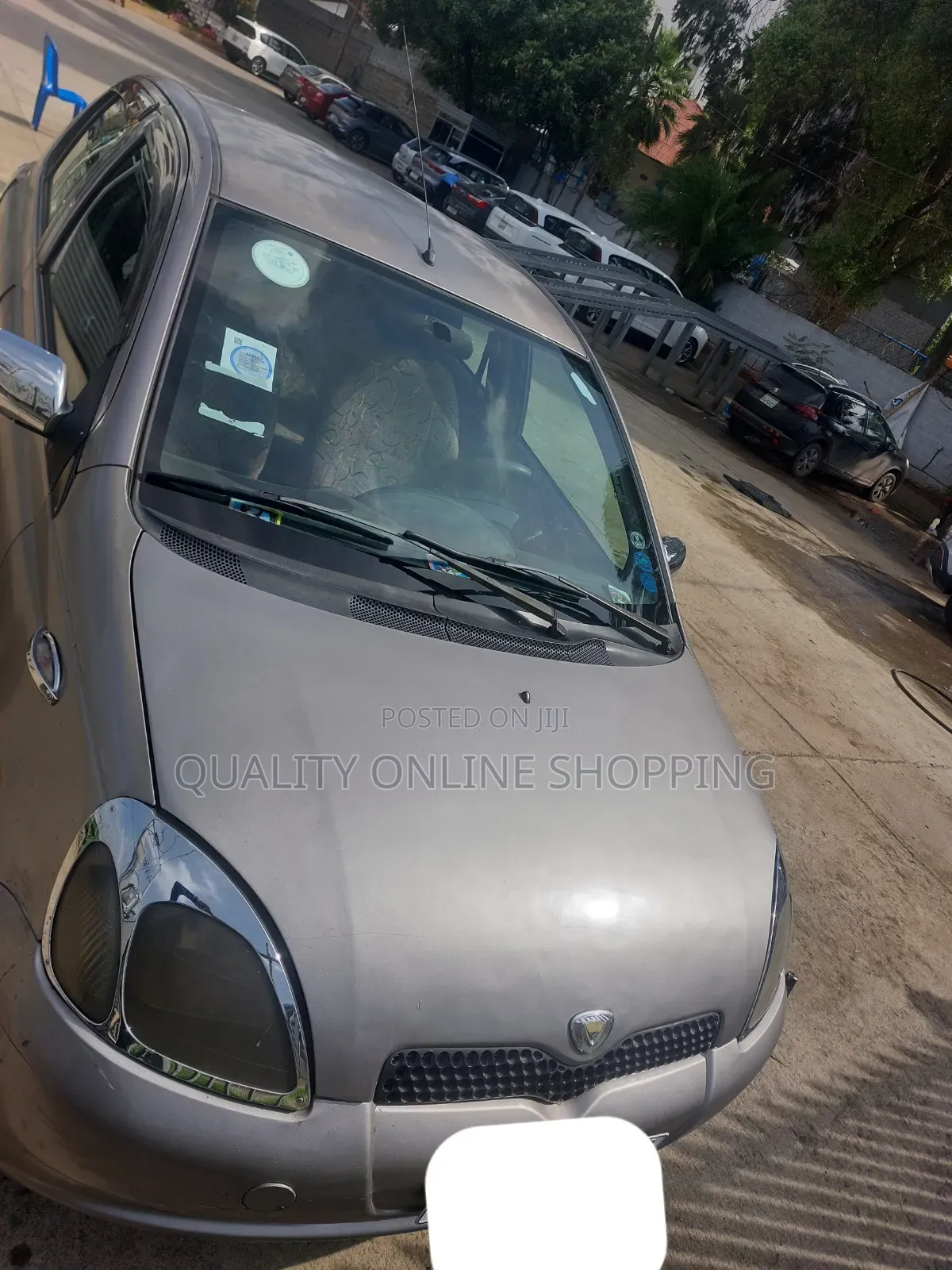 Toyota Vitz 1.3 AWD 3dr 2001 Gray