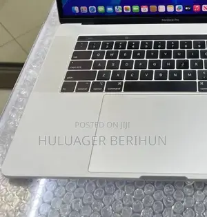 New Laptop Apple MacBook Pro 2018 16GB Intel Core i7 SSD 256GB