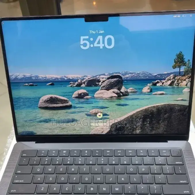 New Laptop Apple MacBook Pro 2025 M5 14-inch 16GB Apple M5 SSD 512GB