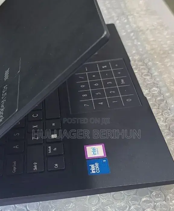 New Laptop Asus VivoBook 15 X505BA 16GB Intel Core i5 SSD 512GB