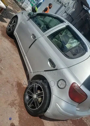 Toyota Vitz 2002 Silver