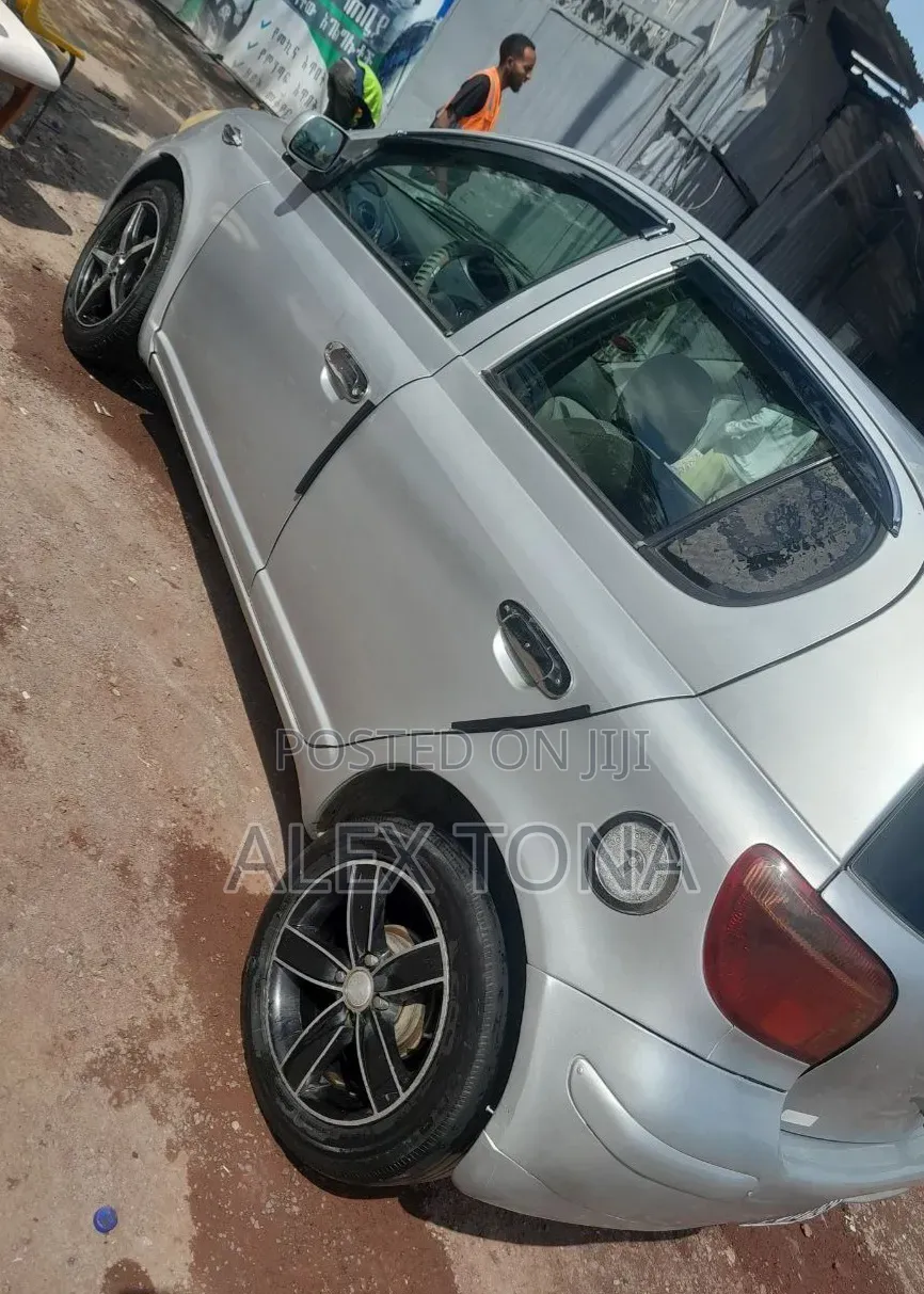 Toyota Vitz 2002 Silver