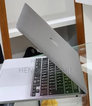 New Laptop Apple MacBook Pro M1 8GB Intel Core i5 SSD 512GB