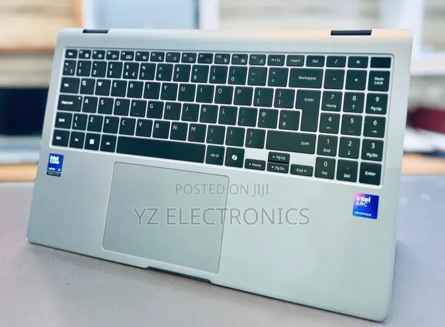 New Laptop Samsung Galaxy Book 2 16GB Intel Core i5 SSD 512GB