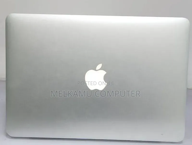 New Laptop Apple MacBook Pro 2013 8GB Intel Core i5 SSD 512GB