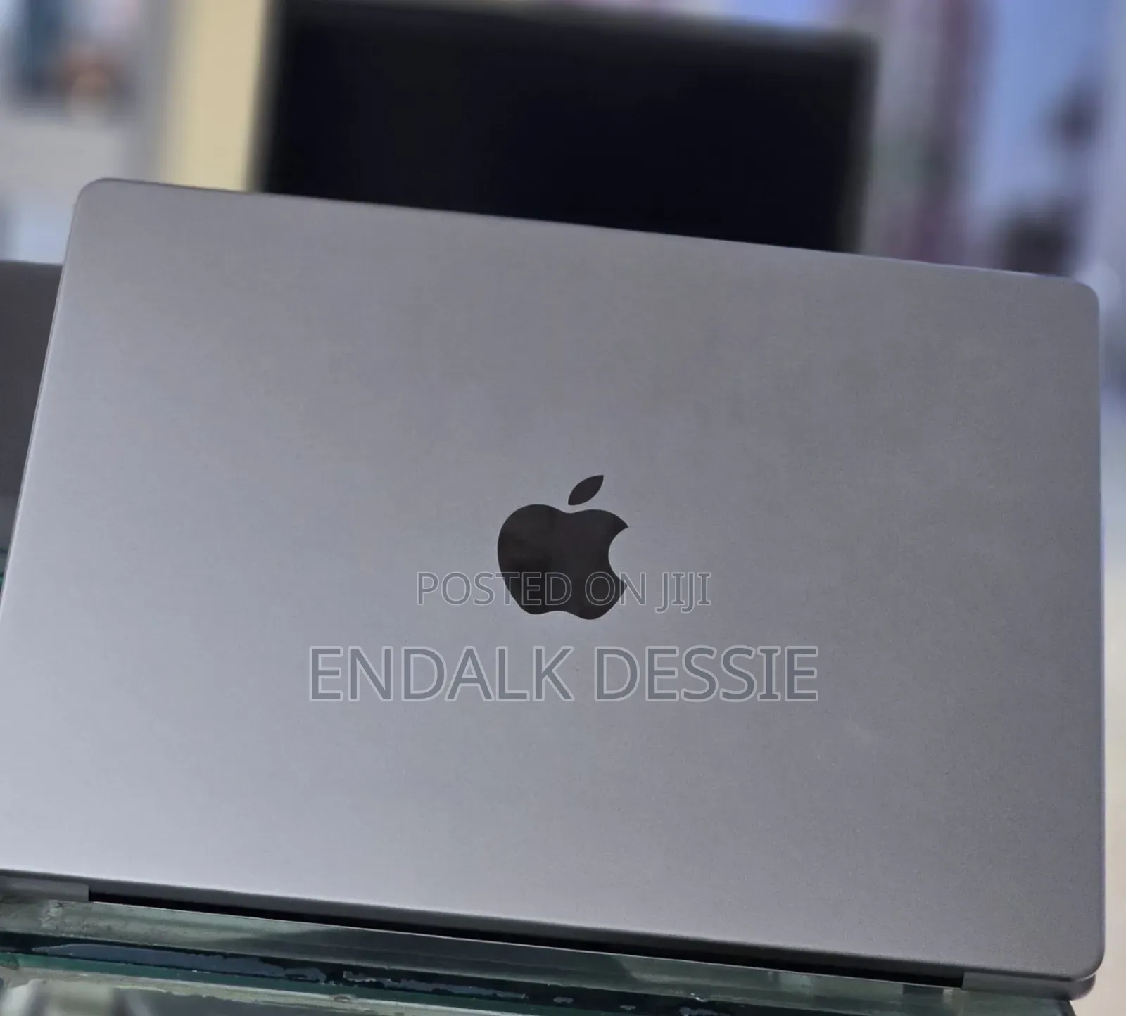 New Laptop Apple MacBook Pro M1 32GB Apple M1 Max SSD 512GB