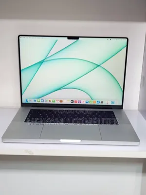 New Laptop Apple MacBook Pro 2020 M1 16GB Intel Core i7 SSD 512GB
