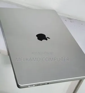 New Laptop Apple MacBook Pro 2020 M1 16GB Intel Core i7 SSD 512GB