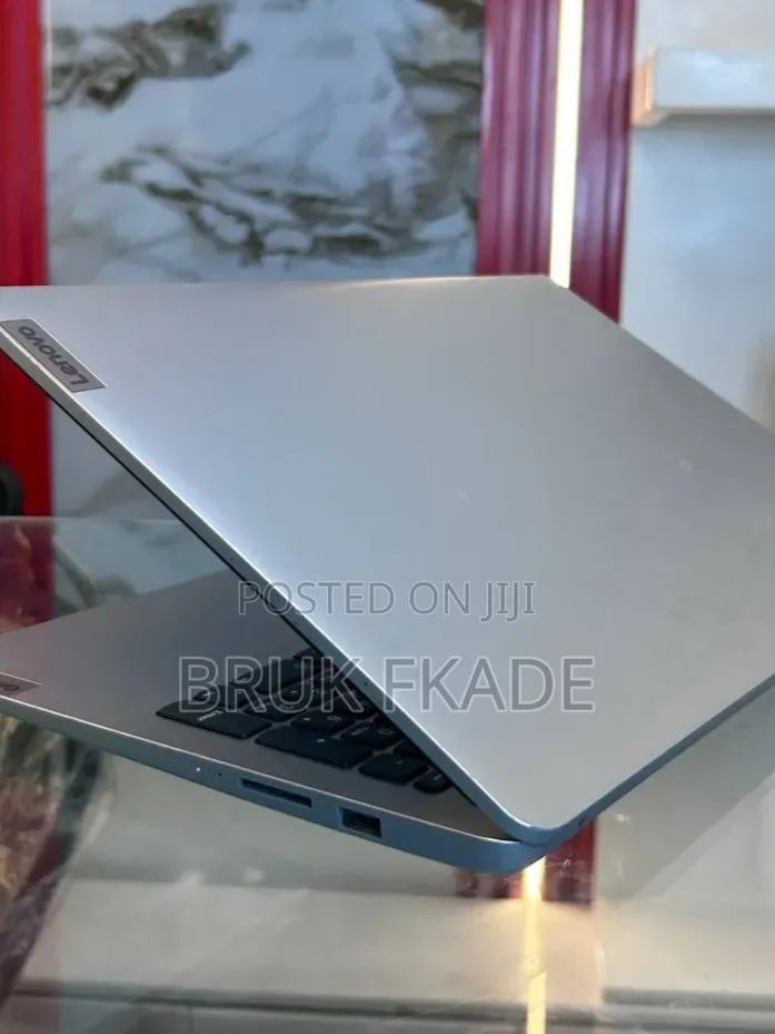 New Laptop Lenovo IdeaPad 1 4GB Intel Core i5 SSD 256GB