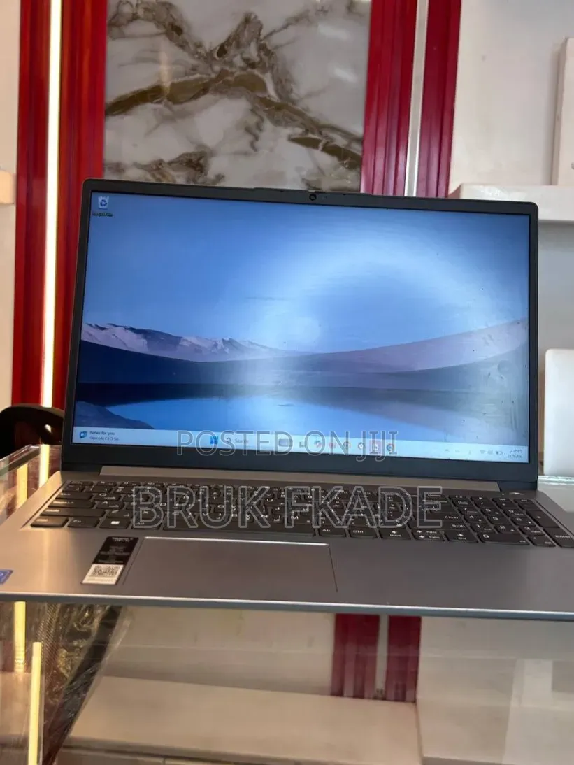 New Laptop Lenovo IdeaPad 1 4GB Intel Core i5 SSD 256GB