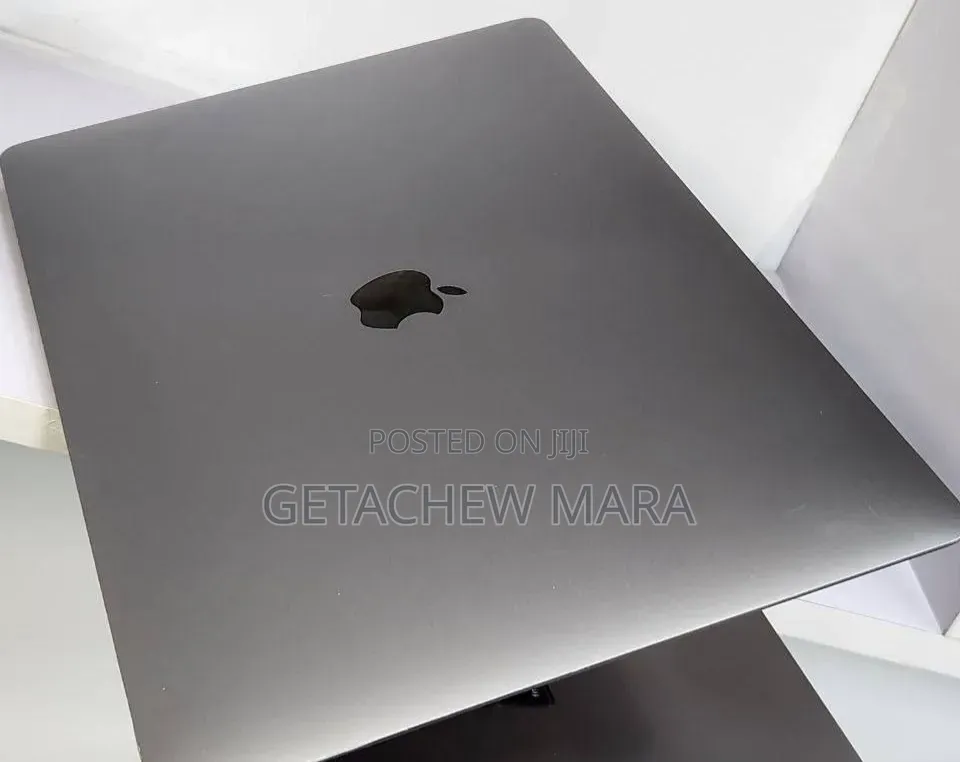New Laptop Apple MacBook Pro 2019 16GB Intel Core i9 SSD 512GB