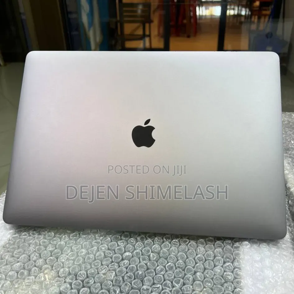 New Laptop Apple MacBook Pro 2017 16GB Intel Core i7 SSD 512GB