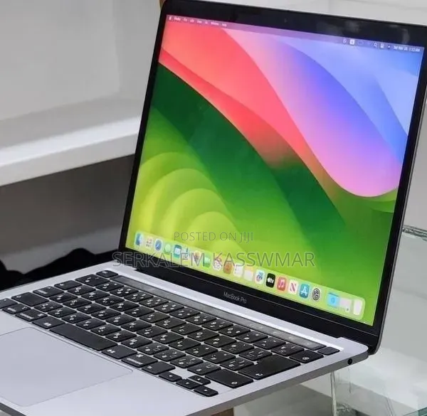 New Laptop Apple MacBook Pro 2020 8GB Intel Core i5 SSD 512GB