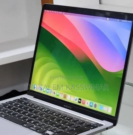 New Laptop Apple MacBook Pro 2020 8GB Intel Core i5 SSD 512GB