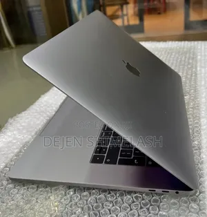 New Laptop Apple MacBook Pro 2017 16GB Intel Core i7 SSD 512GB