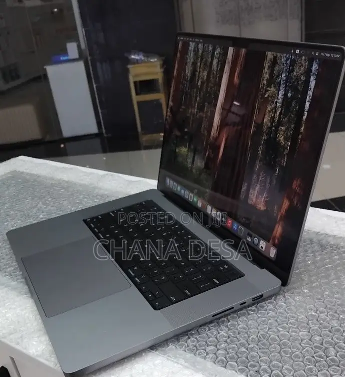 New Laptop Apple MacBook Pro 2021 M1 32GB Apple M1 Pro SSD 1T
