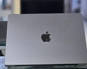 New Laptop Apple MacBook Pro 2020 M1 32GB Apple M1 Pro SSD 512GB
