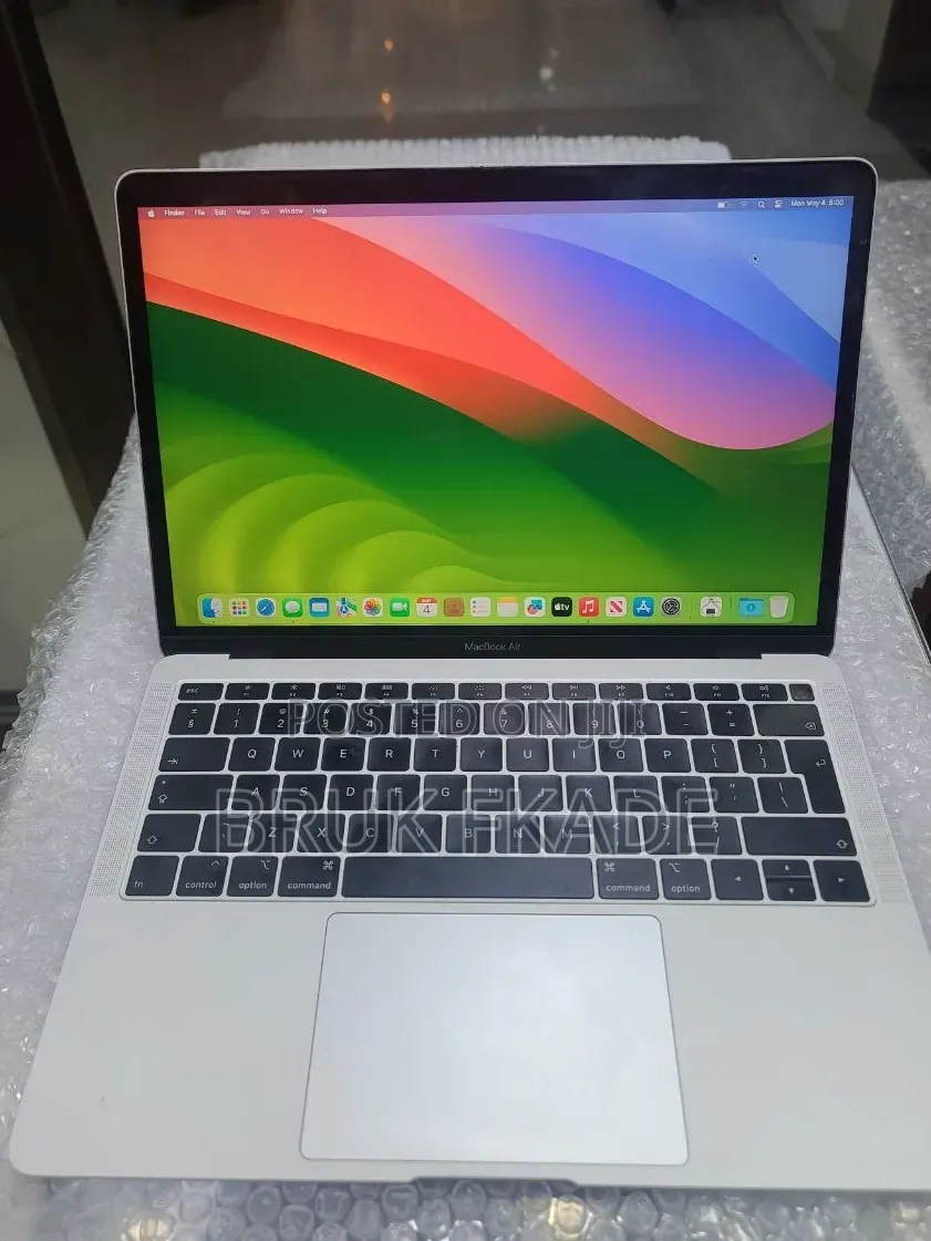 New Laptop Apple MacBook 2018 8GB Intel Core i5 SSD 128GB