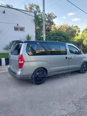 Hyundai H1 2013 Silver