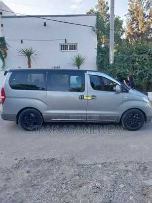 Hyundai H1 2013 Silver