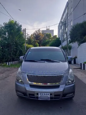 Hyundai H1 2013 Silver
