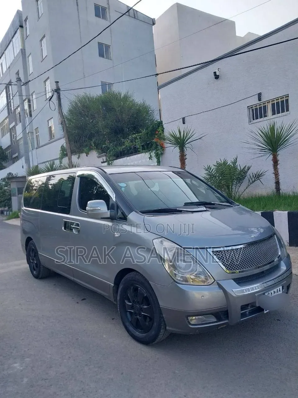 Hyundai H1 2013 Silver