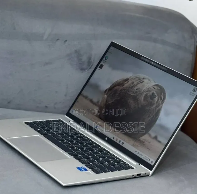 New Laptop HP EliteBook 840 G9 16GB Intel Core i7 SSD 512GB