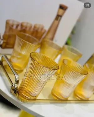 8 Pieces Glass Drinking Set